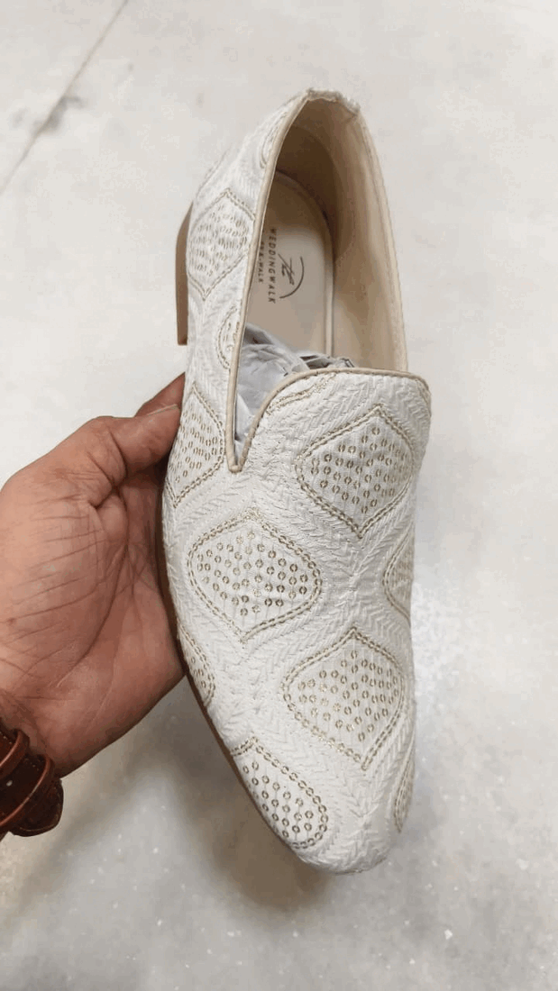 Ethnic footwear style 010