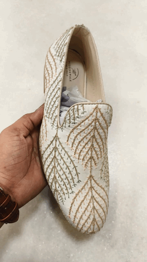 Ethnic footwear style 020