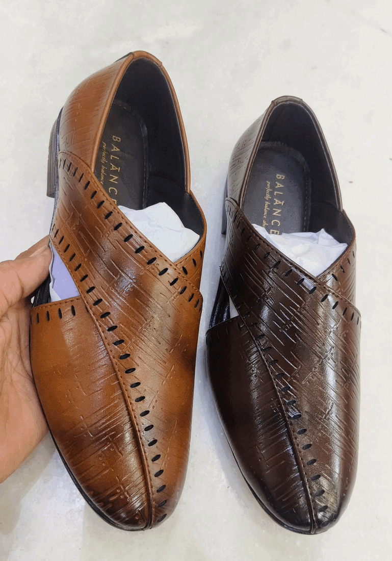 Pesawari II footwear style 007