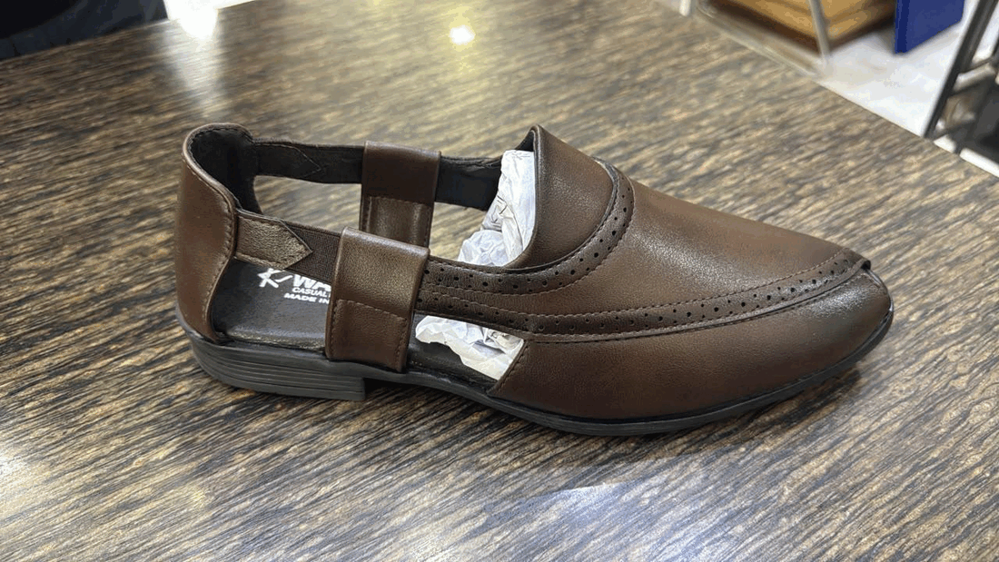 Pesawari footwear style 010