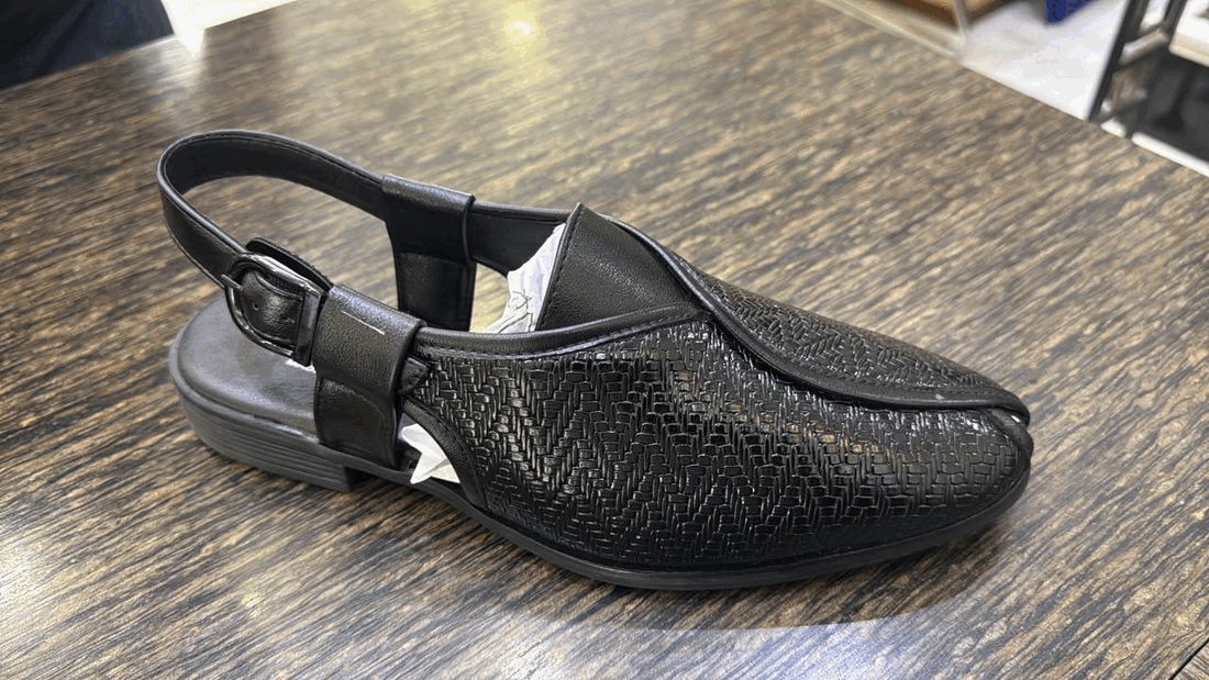 Pesawari footwear style 013