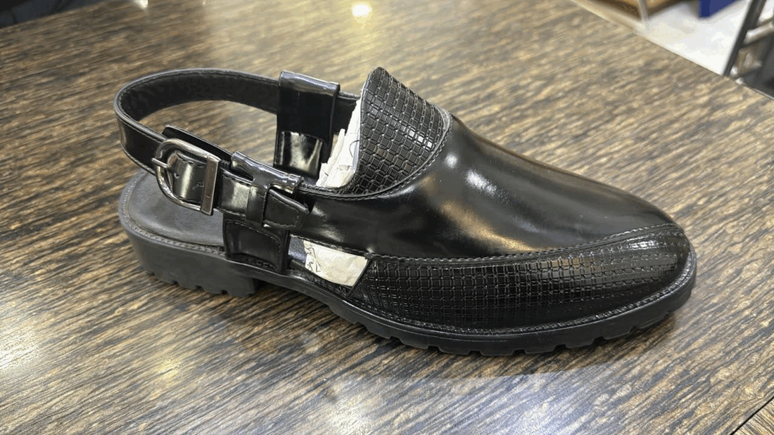 Pesawari footwear style 019