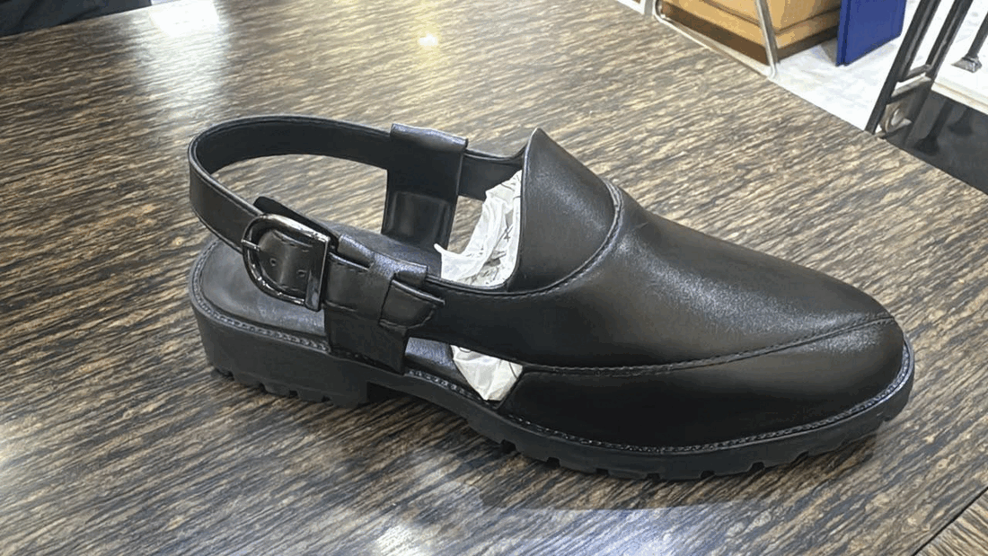 Pesawari footwear style 021
